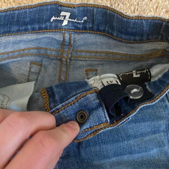 Toddler Seven for All Mankind Shorts - Picture 2 of 3